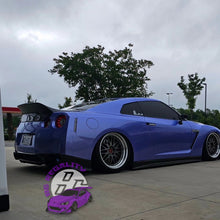 Load image into Gallery viewer, Nissan GT-R raised wing trunk