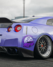 Load image into Gallery viewer, Nissan GT-R raised wing trunk