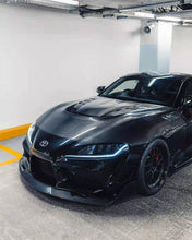Load image into Gallery viewer, Toyota Supra A90 Carbon fiber replacement fenders