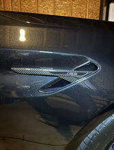 Load image into Gallery viewer, BMW F90 M5 fender vent carbon fiber trims
