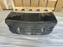 Load image into Gallery viewer, BMW E92 M3 Carbon fiber trunk
