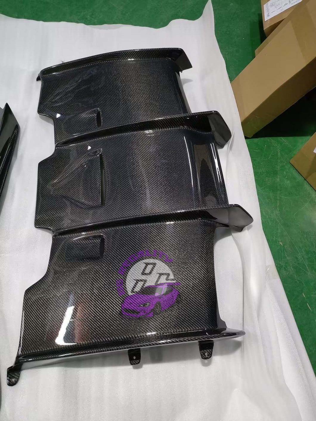 F80 F82 BMW M3 M4 Carbon fiber aggressive diffuser