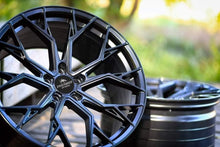 Load image into Gallery viewer, Satin Black R18 Forzza Wheels
